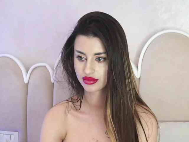 NaughtyAlicee webcam