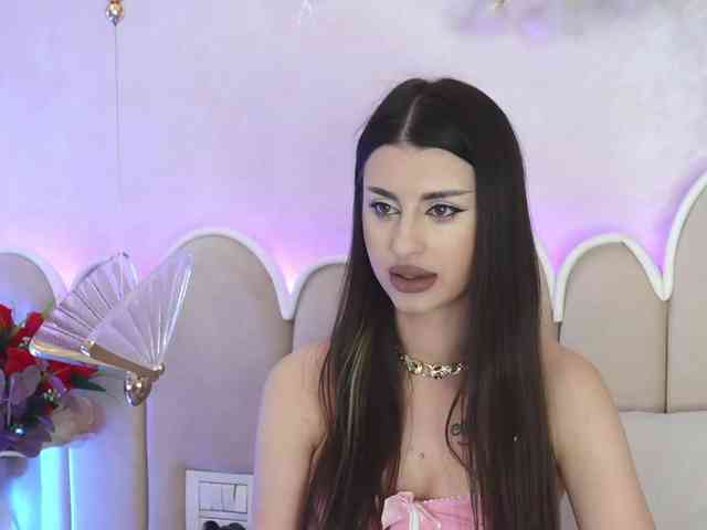 NaughtyAlicee webcam