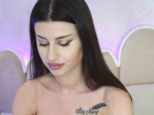 NaughtyAlicee webcam