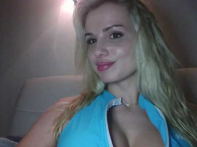 CorneliaSweet's BongaCams show and profile