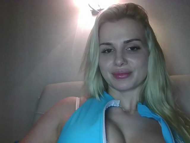 CorneliaSweet's BongaCams show and profile