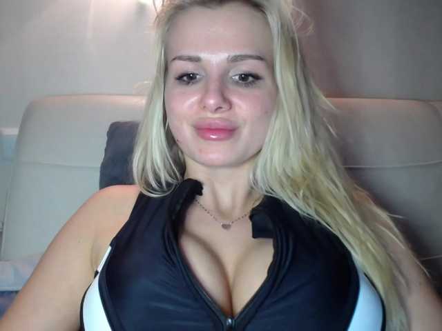CorneliaSweet's BongaCams show and profile