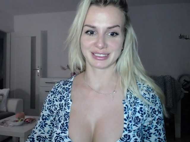 CorneliaSweet's BongaCams show and profile