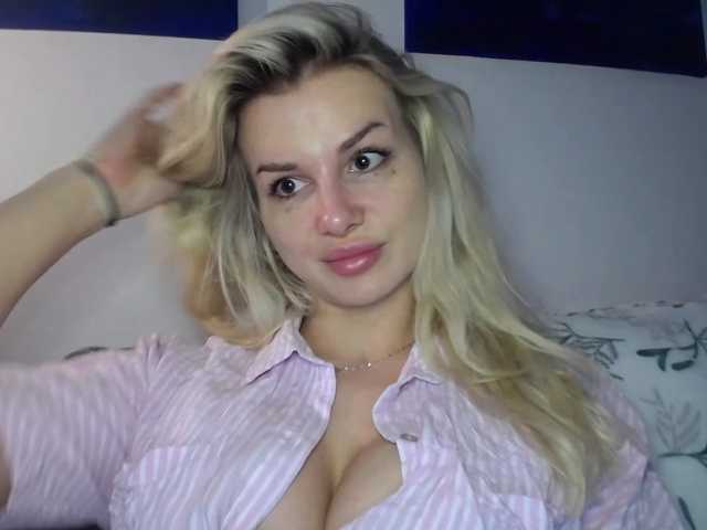 CorneliaSweet's BongaCams show and profile