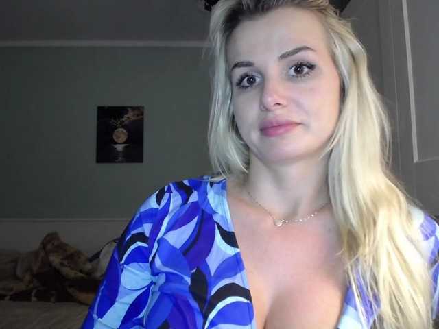 CorneliaSweet's BongaCams show and profile