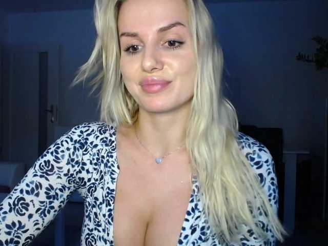 CorneliaSweet's BongaCams show and profile