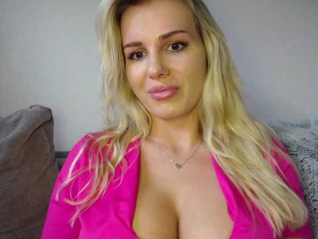 CorneliaSweet's BongaCams show and profile