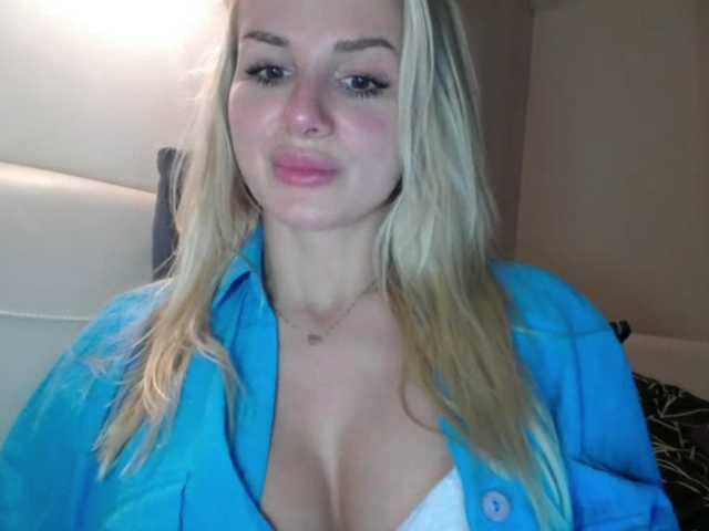 CorneliaSweet's BongaCams show and profile