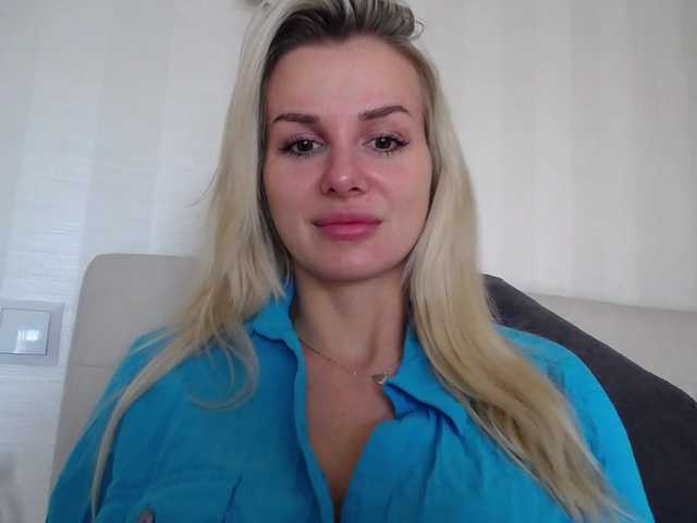 CorneliaSweet's BongaCams show and profile