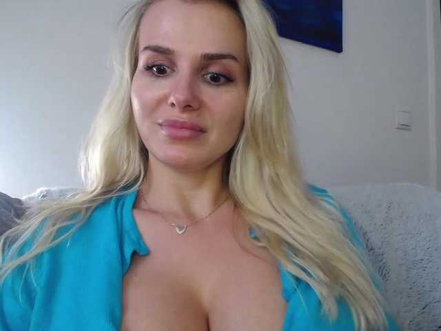 CorneliaSweet's BongaCams show and profile