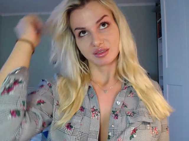 CorneliaSweet's BongaCams show and profile