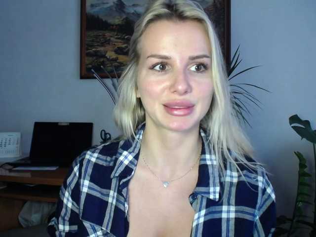 CorneliaSweet's BongaCams show and profile