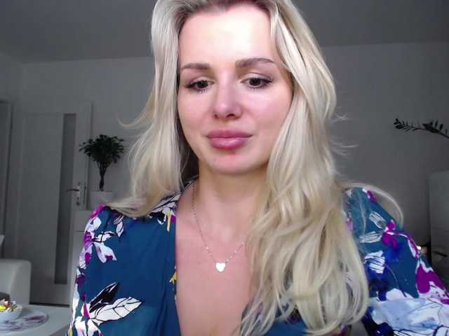 CorneliaSweet's BongaCams show and profile