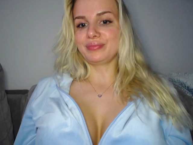 CorneliaSweet's BongaCams show and profile