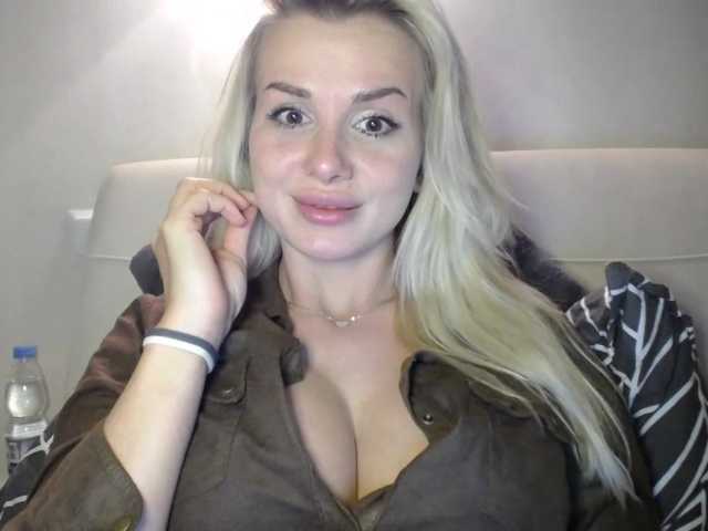 CorneliaSweet's BongaCams show and profile