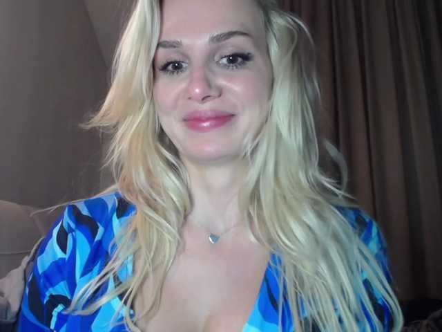 CorneliaSweet's BongaCams show and profile