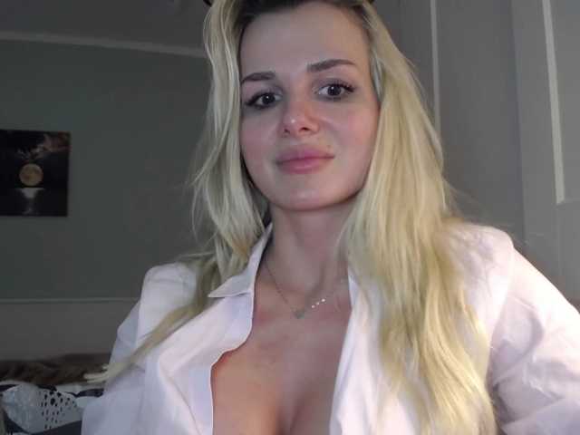 CorneliaSweet's BongaCams show and profile