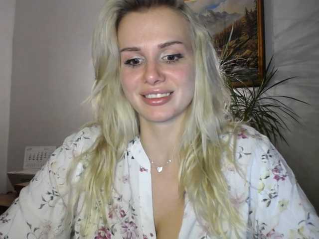 CorneliaSweet's BongaCams show and profile