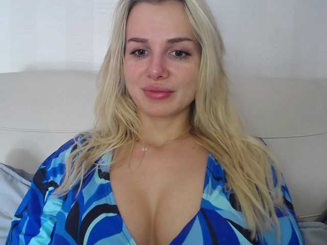 CorneliaSweet's BongaCams show and profile
