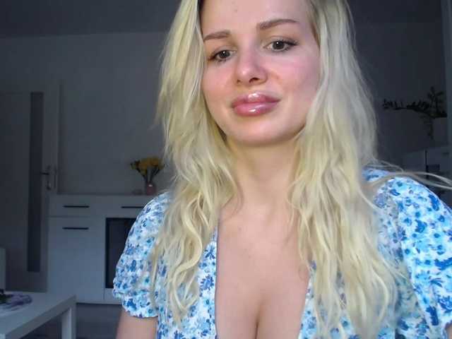 CorneliaSweet's BongaCams show and profile