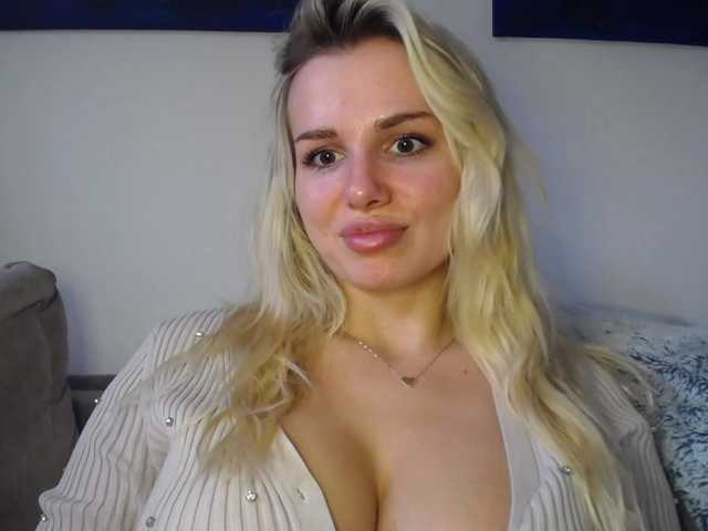 CorneliaSweet's BongaCams show and profile