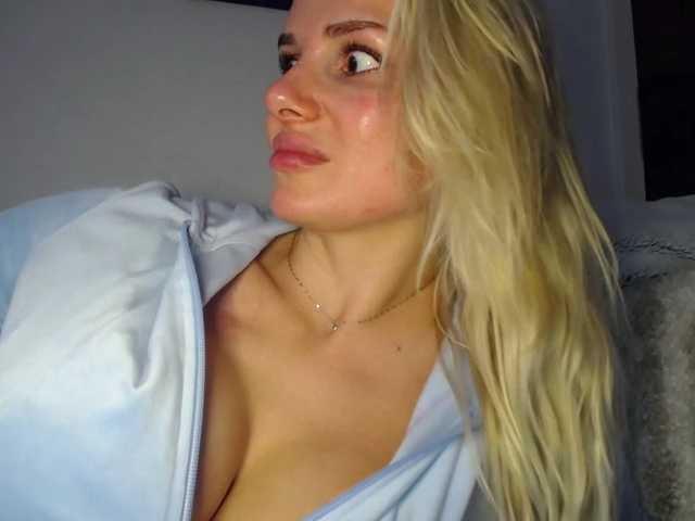 CorneliaSweet's BongaCams show and profile