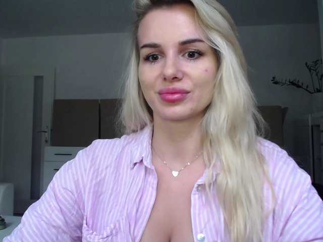 CorneliaSweet's BongaCams show and profile