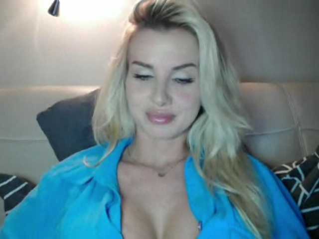 CorneliaSweet's BongaCams show and profile