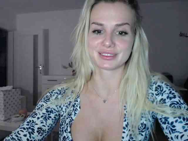 CorneliaSweet webcam