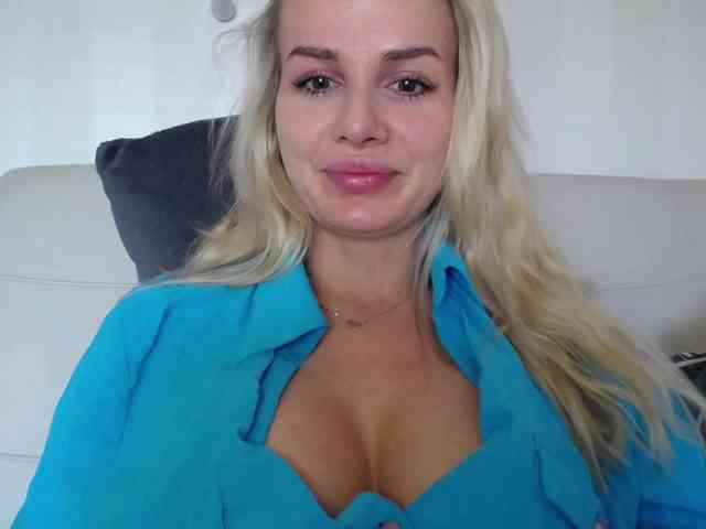 CorneliaSweet webcam