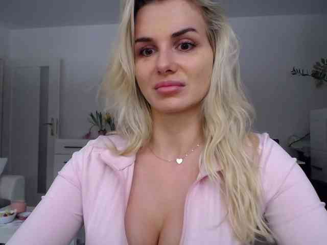 CorneliaSweet webcam