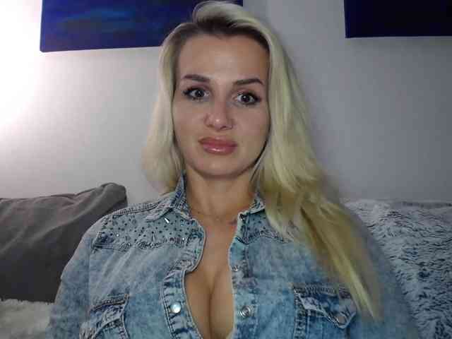 CorneliaSweet webcam