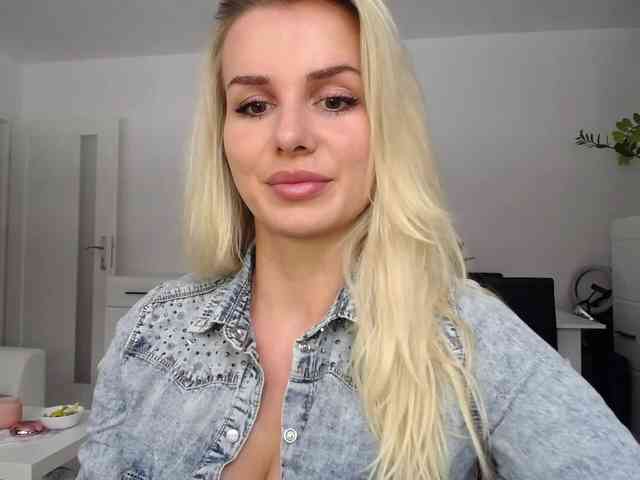 CorneliaSweet webcam