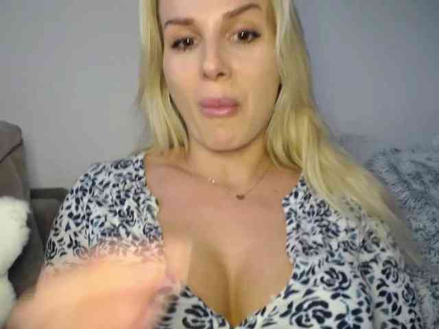 CorneliaSweet webcam