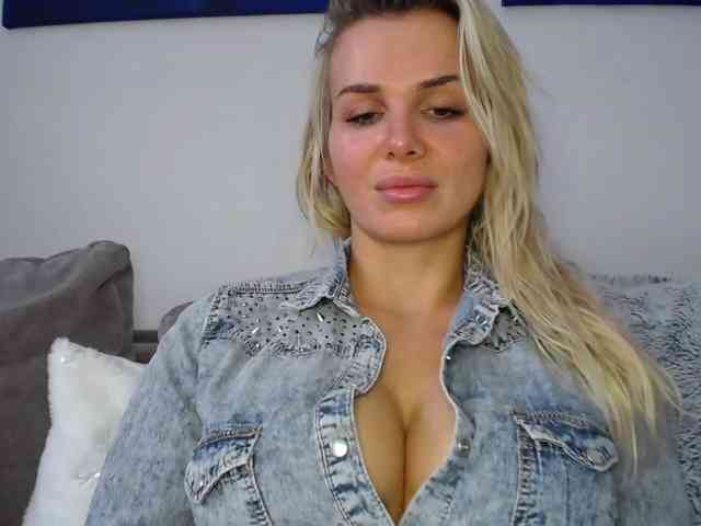 CorneliaSweet webcam