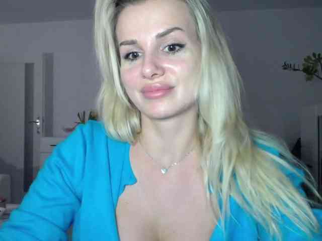 CorneliaSweet webcam