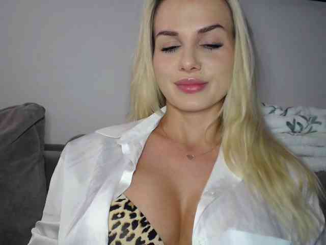 CorneliaSweet webcam