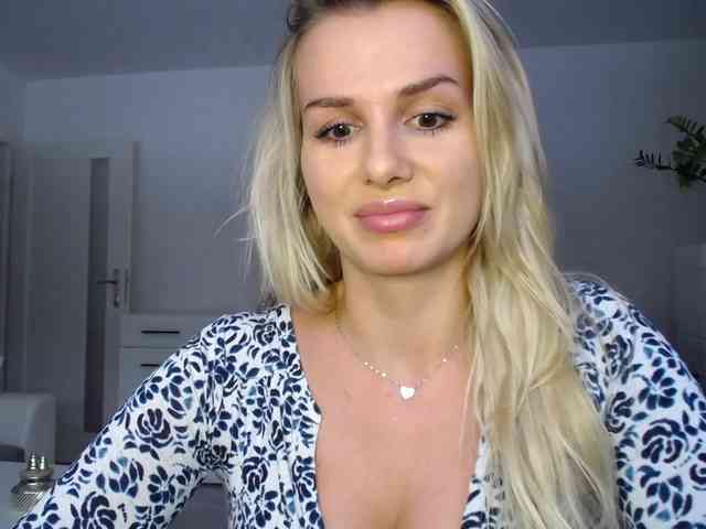 CorneliaSweet webcam