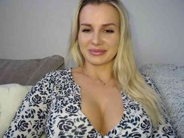 CorneliaSweet webcam