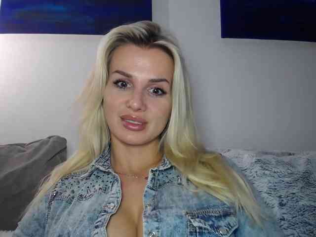 CorneliaSweet webcam