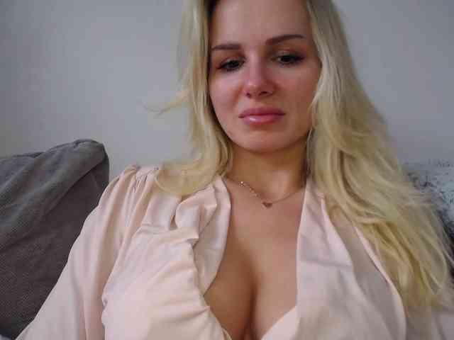 CorneliaSweet webcam