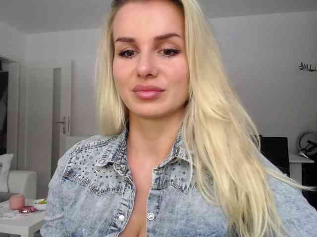 CorneliaSweet webcam