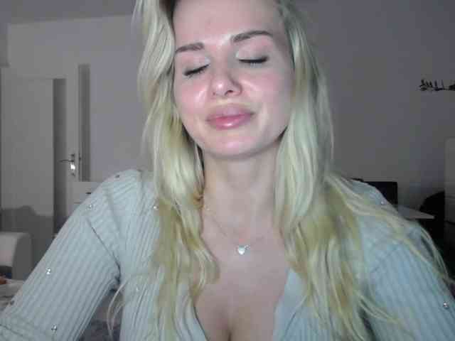 CorneliaSweet webcam