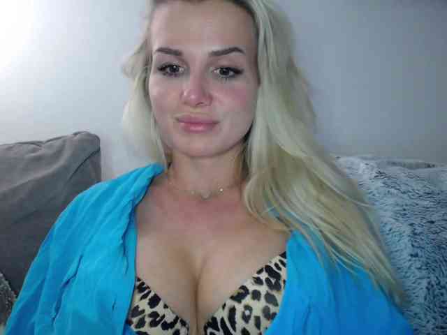 CorneliaSweet webcam