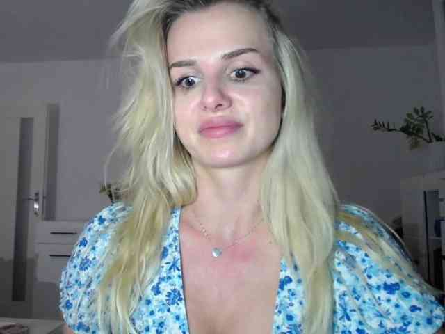 CorneliaSweet webcam