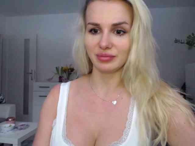 CorneliaSweet webcam