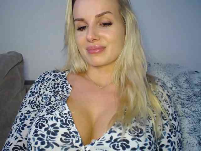 CorneliaSweet webcam