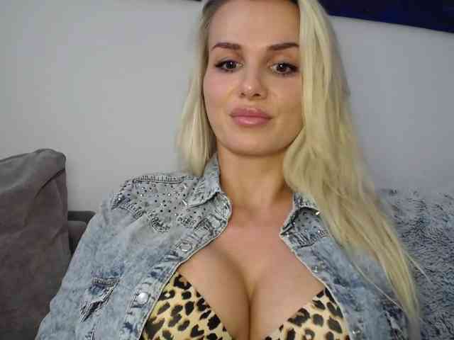 CorneliaSweet webcam