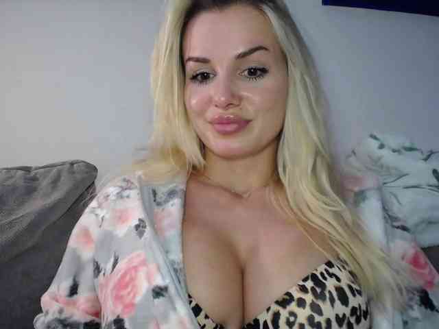 CorneliaSweet webcam