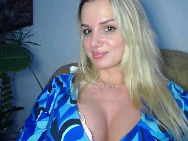 CorneliaSweet webcam